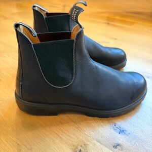 Blundstone Black Leather Chelsea Boots